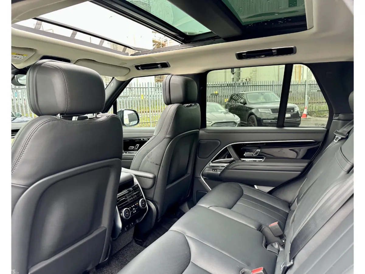 Land Rover Range Rover Estate, Petrol Hybrid, 2026, Black