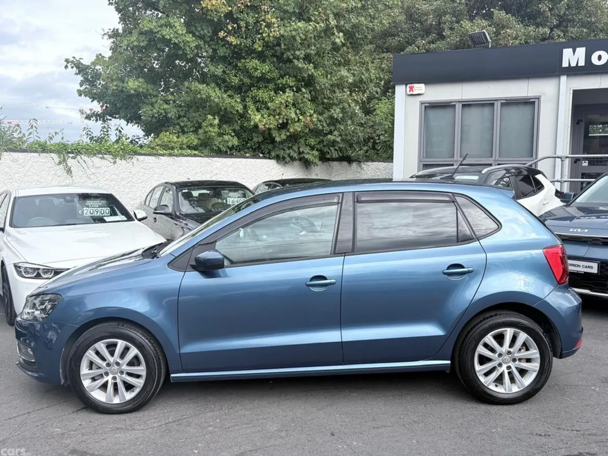 Volkswagen Polo Hatchback, Petrol, 2017, Blue