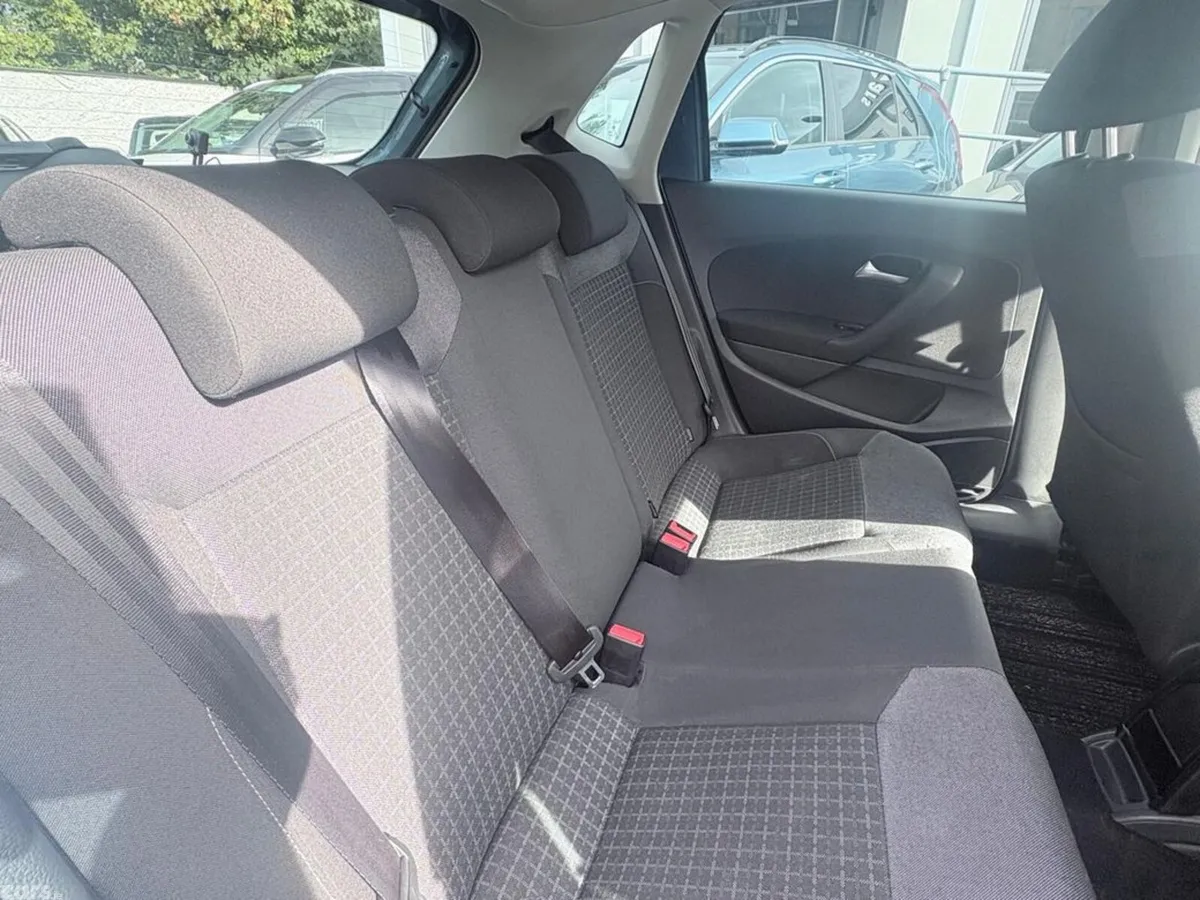 Volkswagen Polo Hatchback, Petrol, 2017, Blue