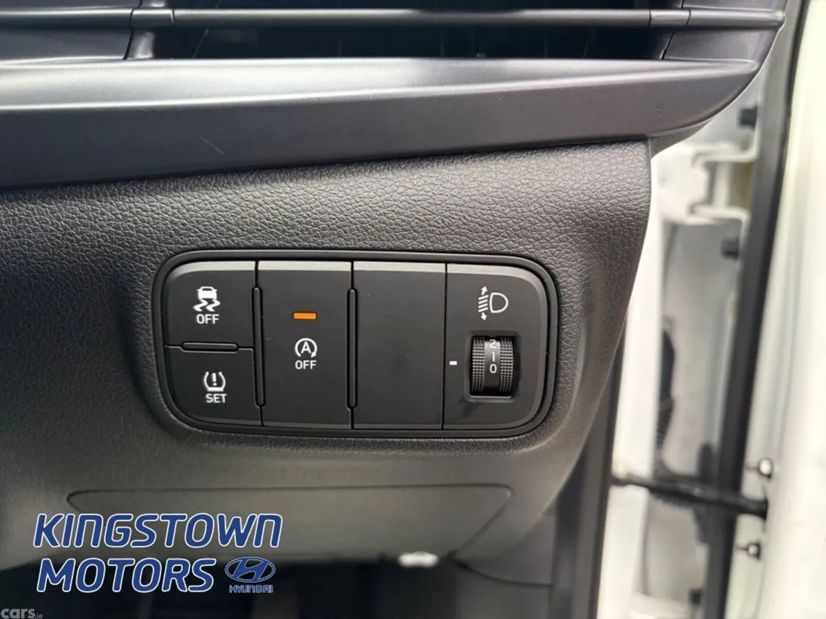 Hyundai i20 Hatchback, Petrol, 2026, White