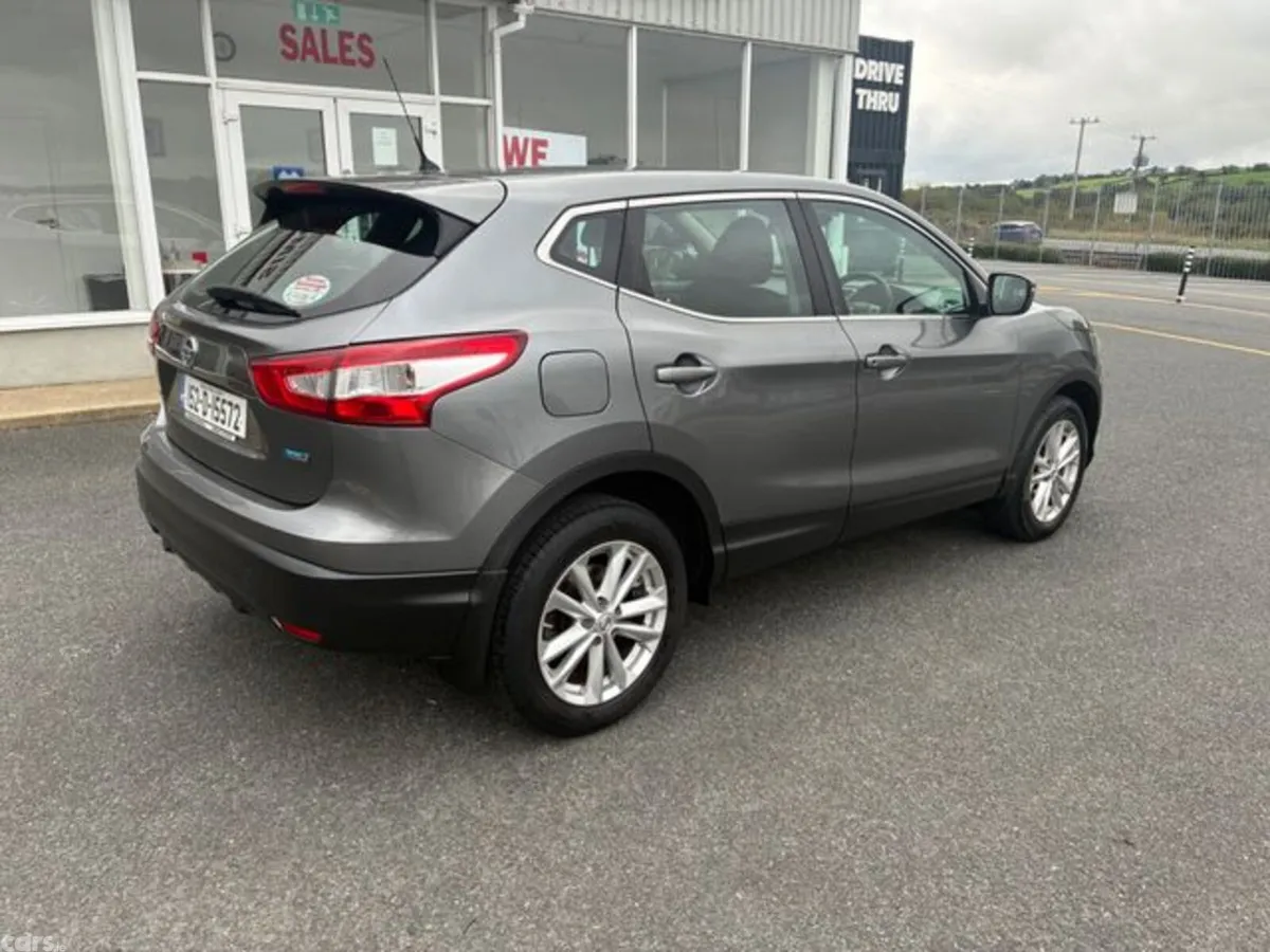 Nissan Qashqai SUV, Diesel, 2015, Grey