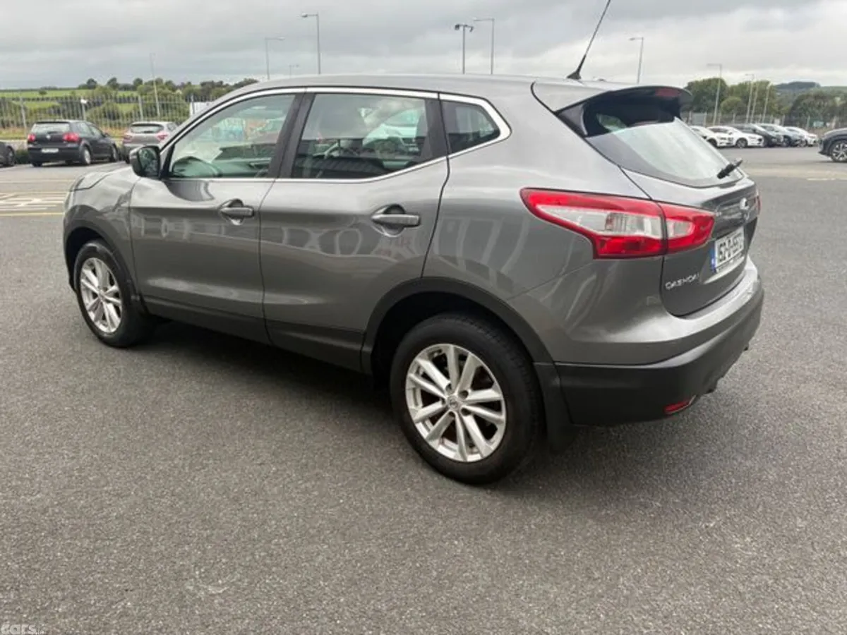 Nissan Qashqai SUV, Diesel, 2015, Grey