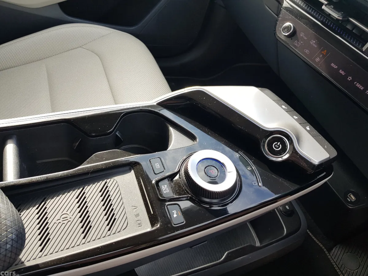 Kia EV6 MPV, Electric, 2024, White