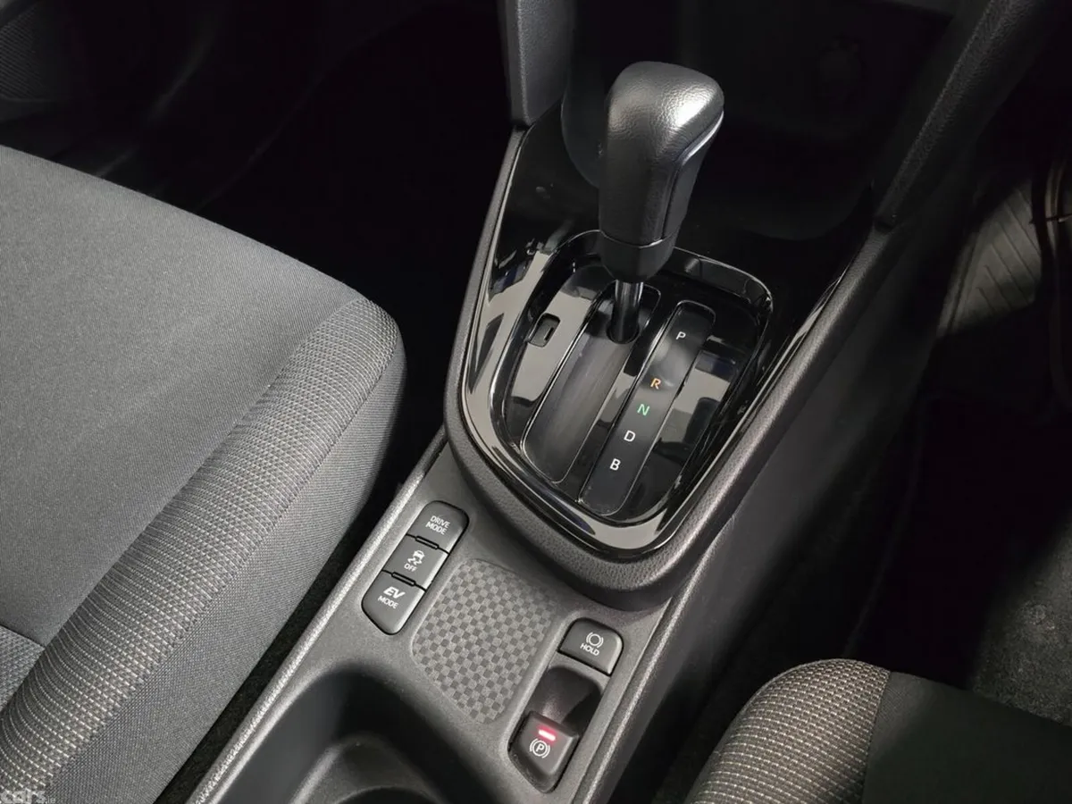 Toyota Yaris Cross SUV, Petrol Hybrid, 2021, Black