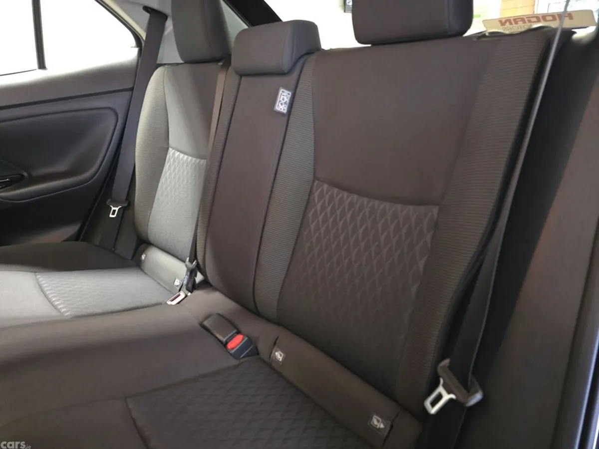 Toyota Yaris Cross SUV, Petrol Hybrid, 2021, Black