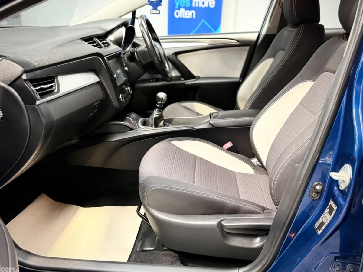 Toyota Avensis Saloon, Diesel, 2018, Blue
