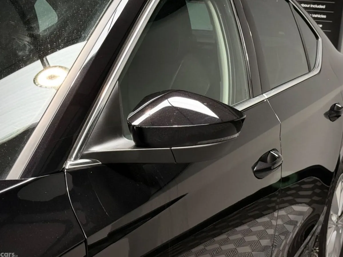 Skoda Octavia Hatchback, Diesel, 2023, Black