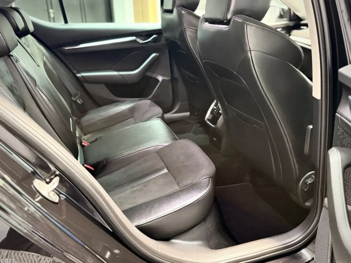 Skoda Octavia Hatchback, Diesel, 2023, Black