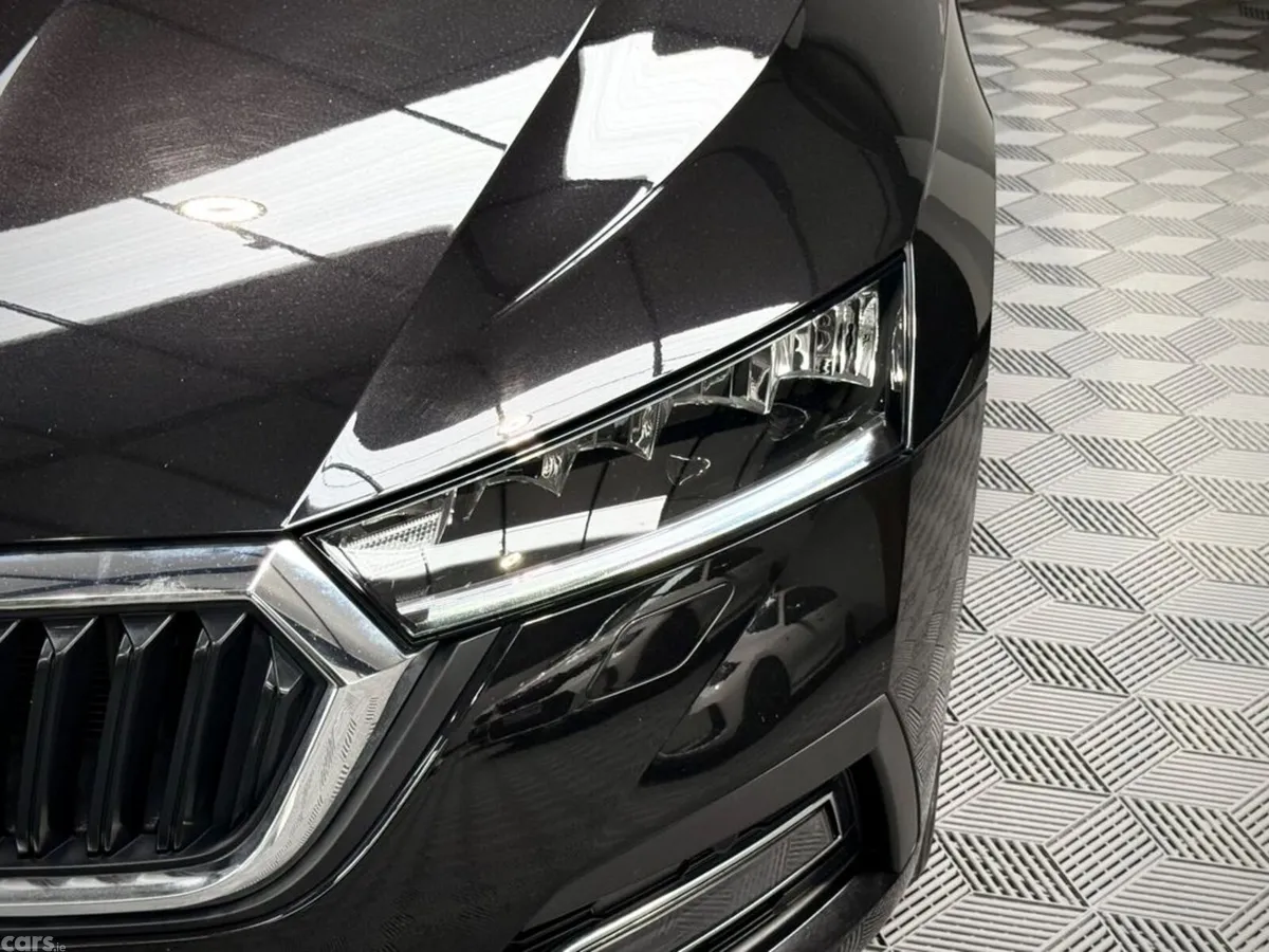 Skoda Octavia Hatchback, Diesel, 2023, Black