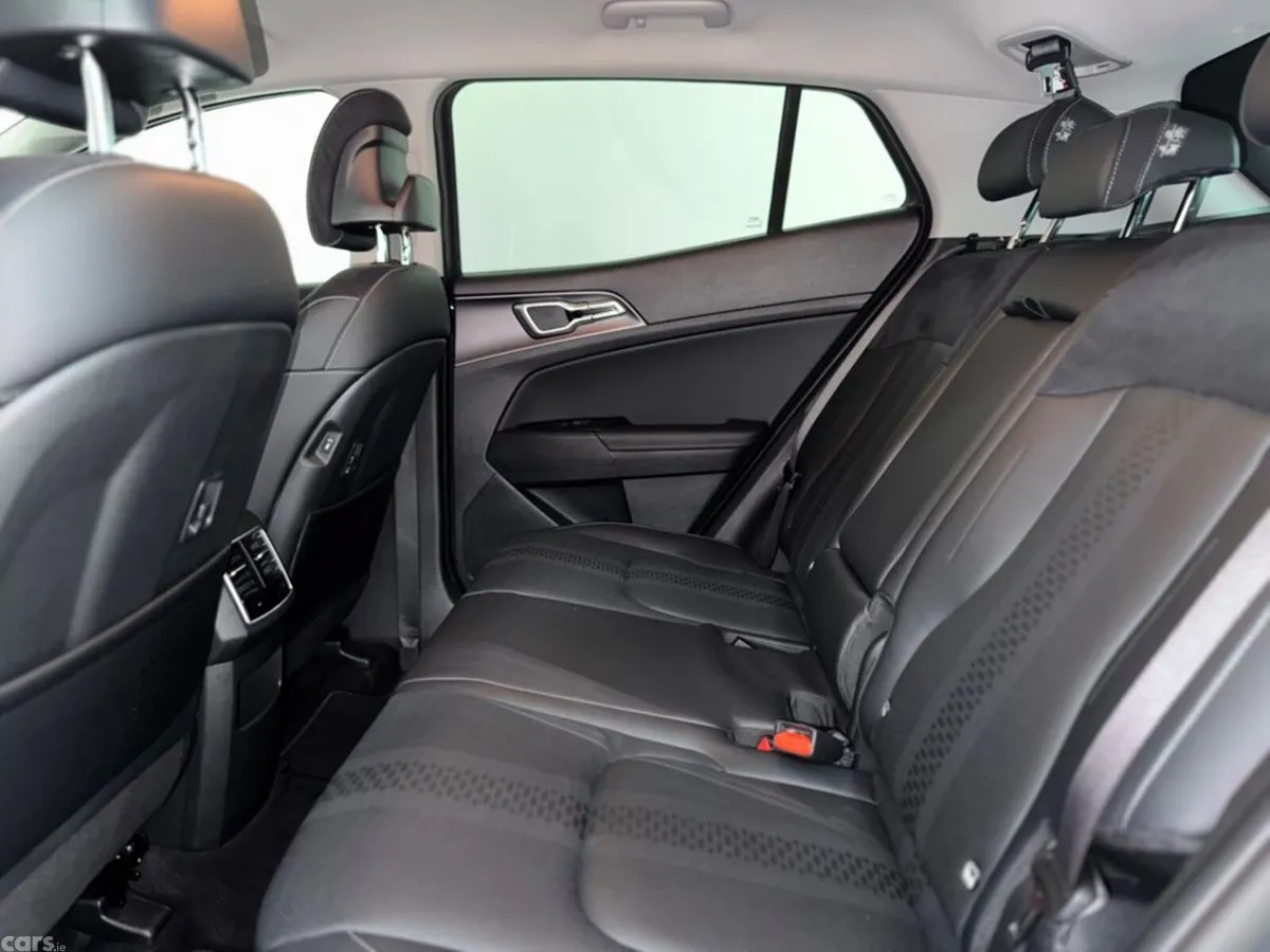 Kia Sportage MPV, Petrol Hybrid, 2026, Grey