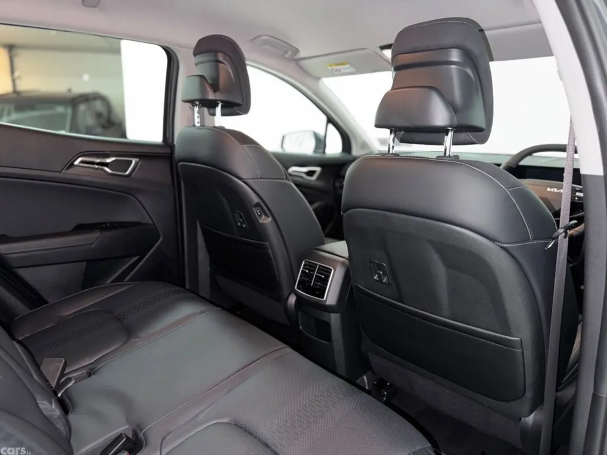 Kia Sportage MPV, Petrol Hybrid, 2026, Grey