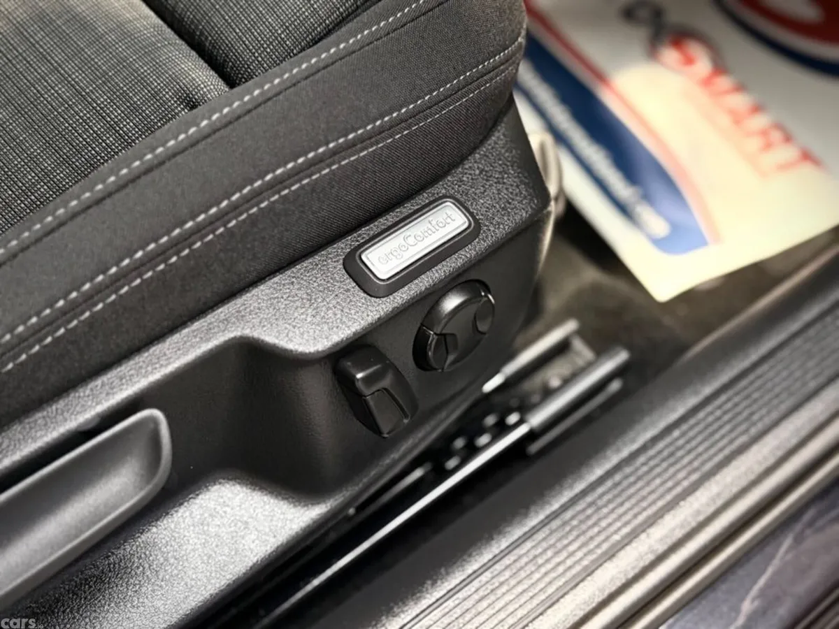 Volkswagen Passat Saloon, Diesel, 2022, Black