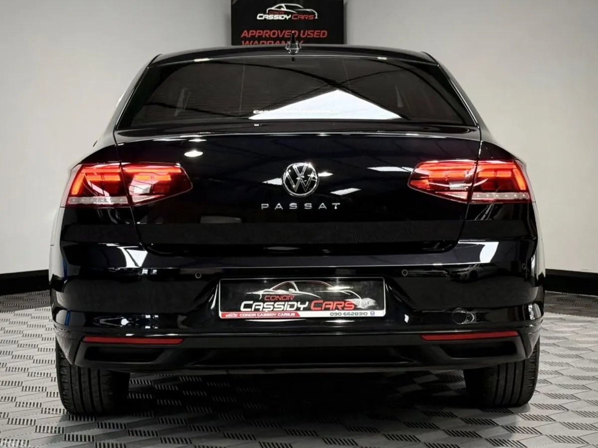 Volkswagen Passat Saloon, Diesel, 2022, Black