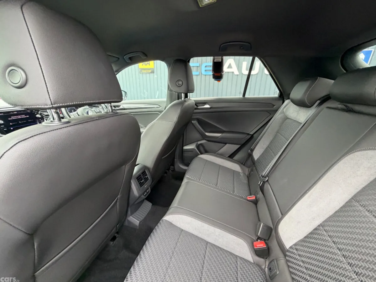Volkswagen T-Roc SUV, Diesel, 2021, Black