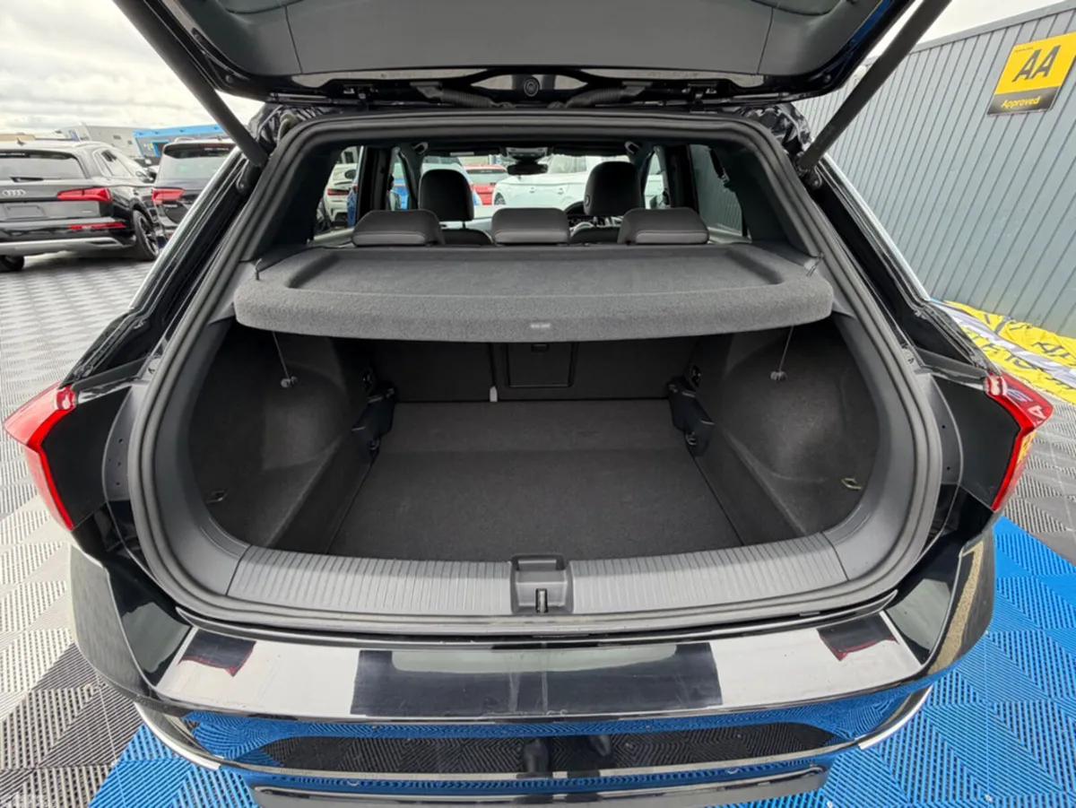 Volkswagen T-Roc SUV, Diesel, 2021, Black