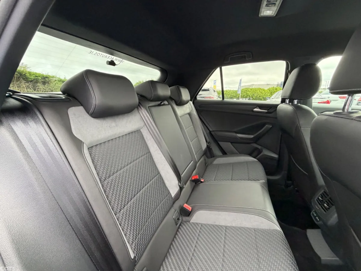 Volkswagen T-Roc SUV, Diesel, 2021, Black