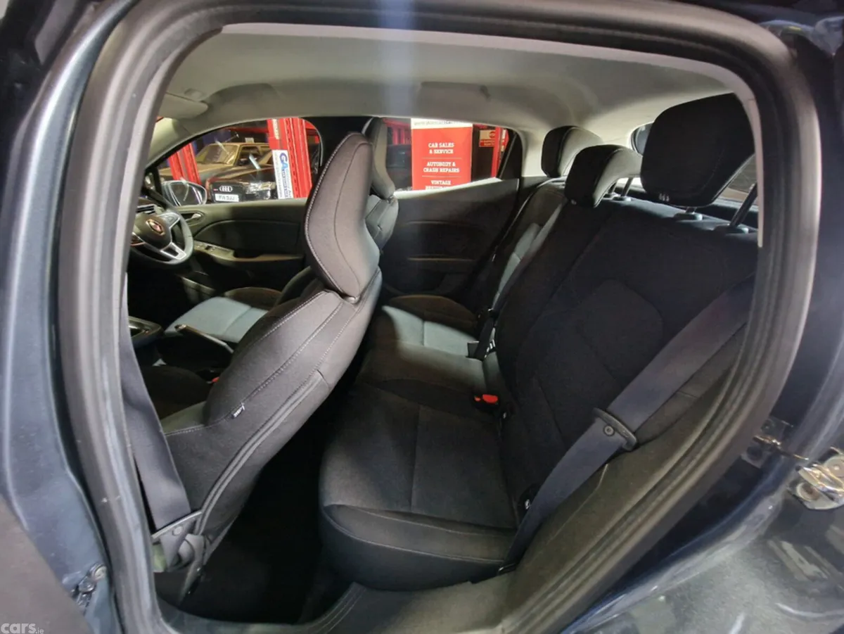 Renault Clio Hatchback, Petrol, 2022, Grey
