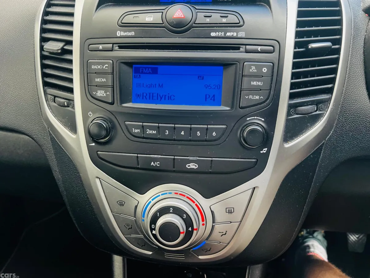 Hyundai ix20 MPV, Petrol, 2017, Grey