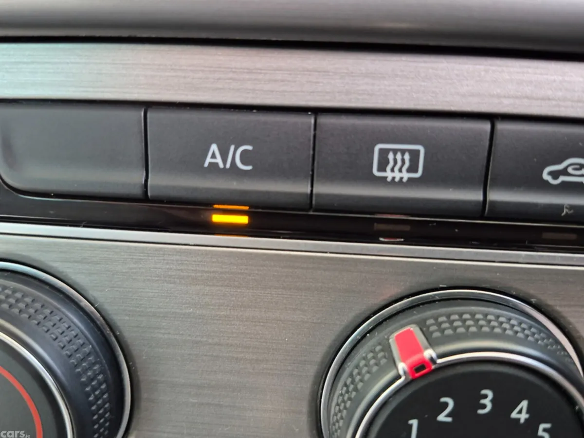 Volkswagen Golf Estate, Petrol, 2015, White