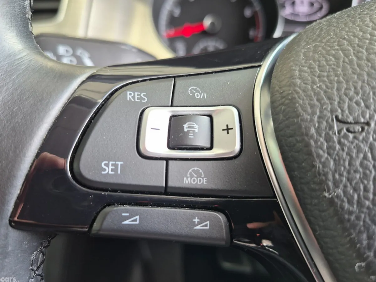 Volkswagen Golf Estate, Petrol, 2015, White