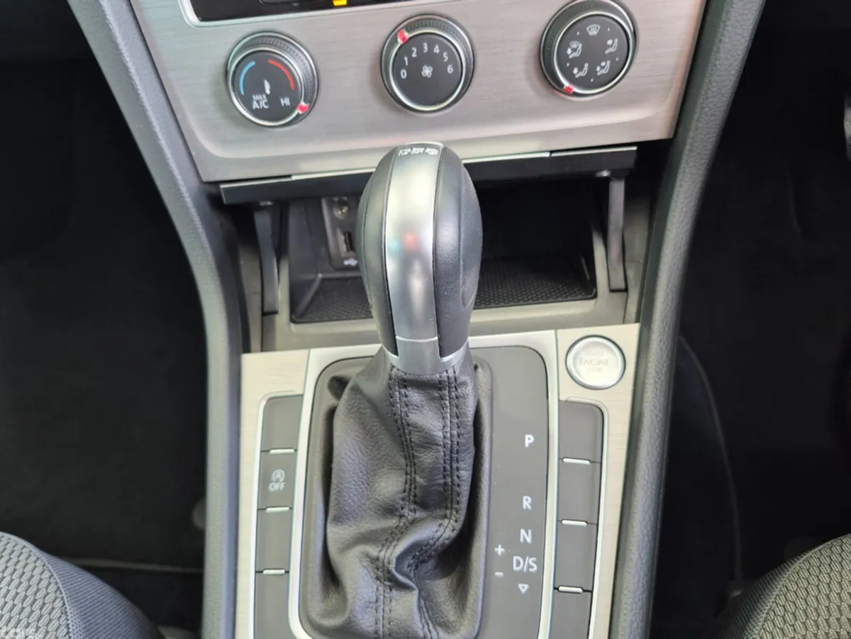 Volkswagen Golf Estate, Petrol, 2015, White
