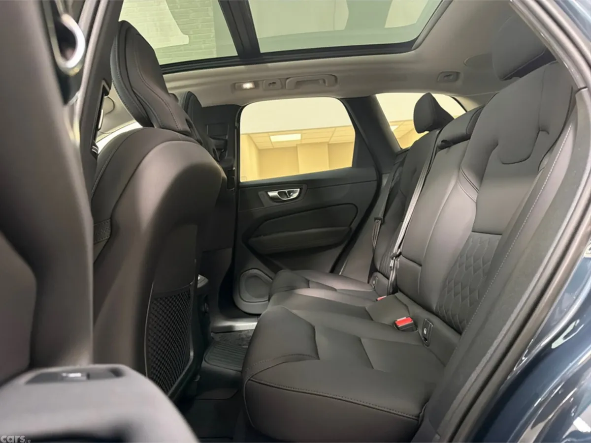 Volvo XC60 SUV, Petrol Plug-in Hybrid, 2026, Blue