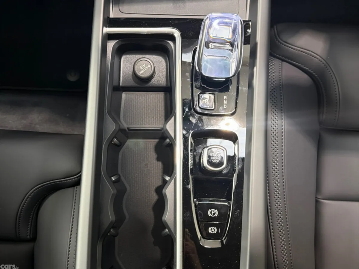 Volvo XC60 SUV, Petrol Plug-in Hybrid, 2026, Blue