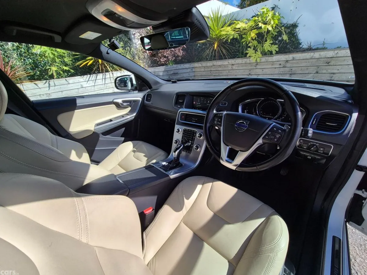 Volvo V60 Estate, Diesel, 2017, White