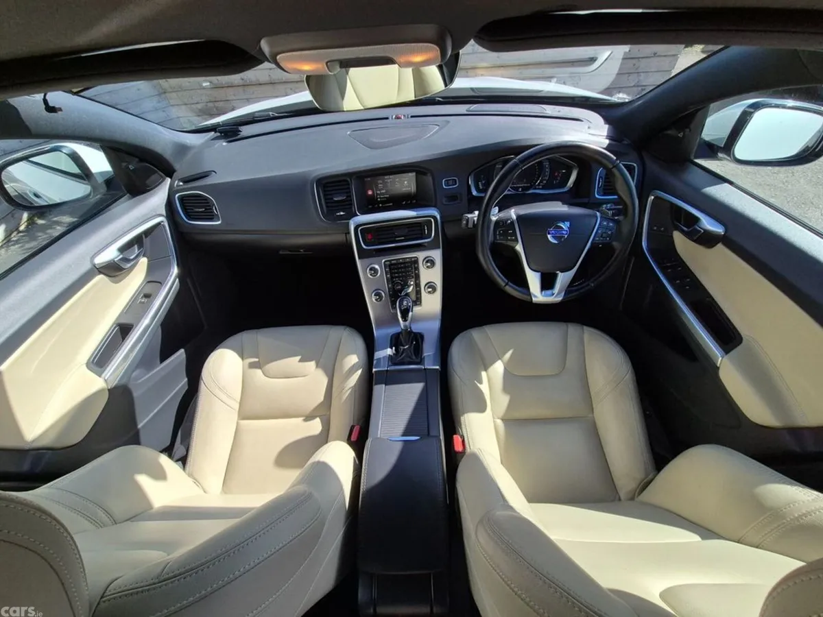 Volvo V60 Estate, Diesel, 2017, White