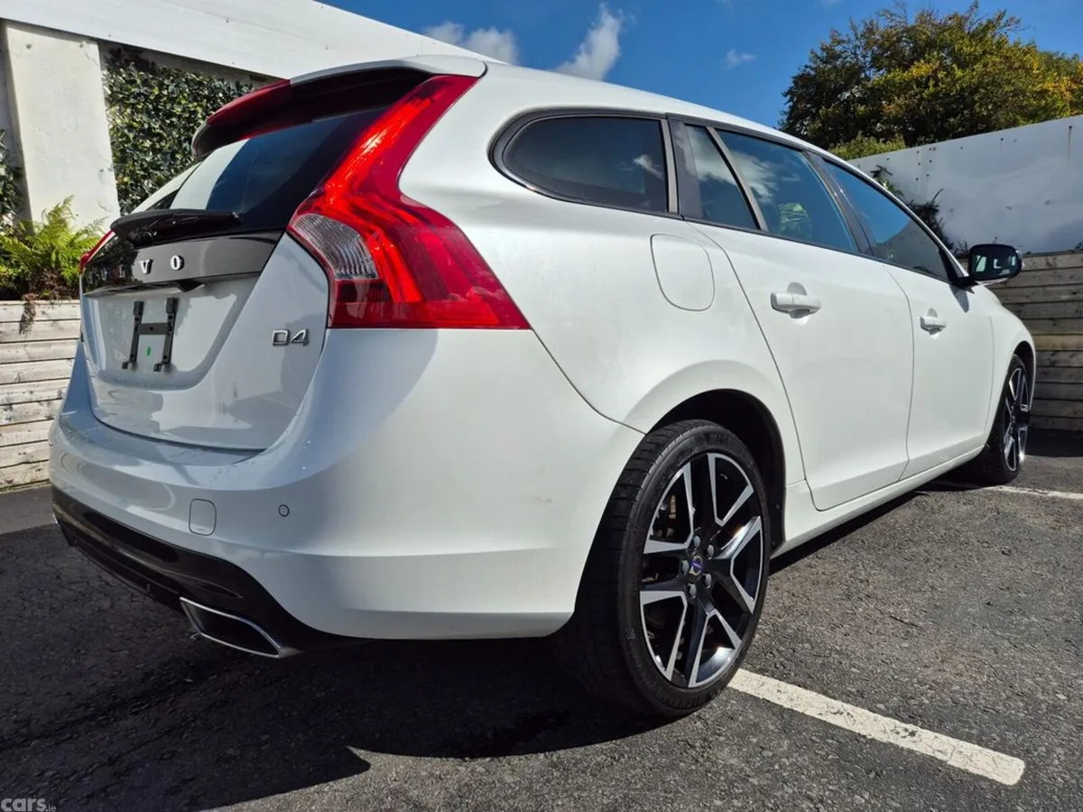 Volvo V60 Estate, Diesel, 2017, White