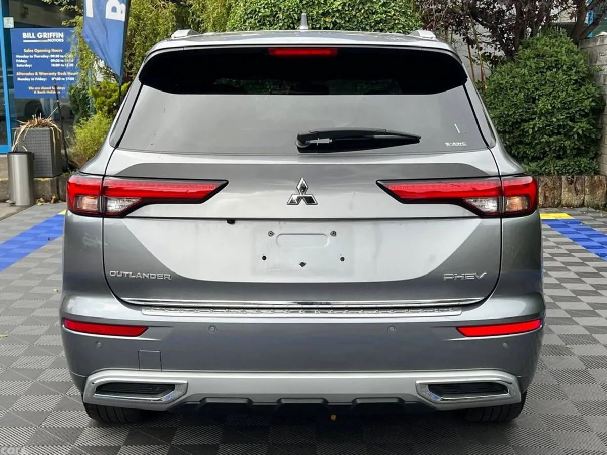 Mitsubishi Outlander SUV, Petrol Hybrid, 2022, Grey