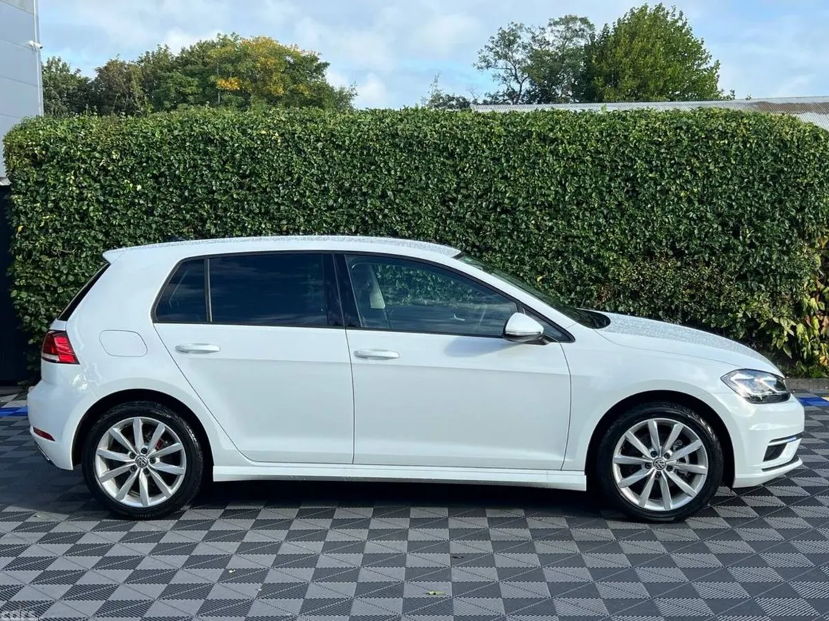 Volkswagen Golf Hatchback, Petrol, 2018, White
