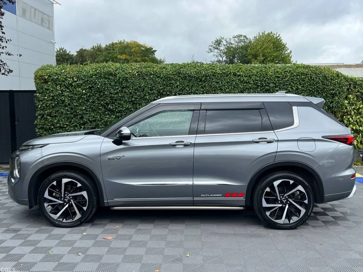 Mitsubishi Outlander SUV, Petrol Hybrid, 2022, Grey