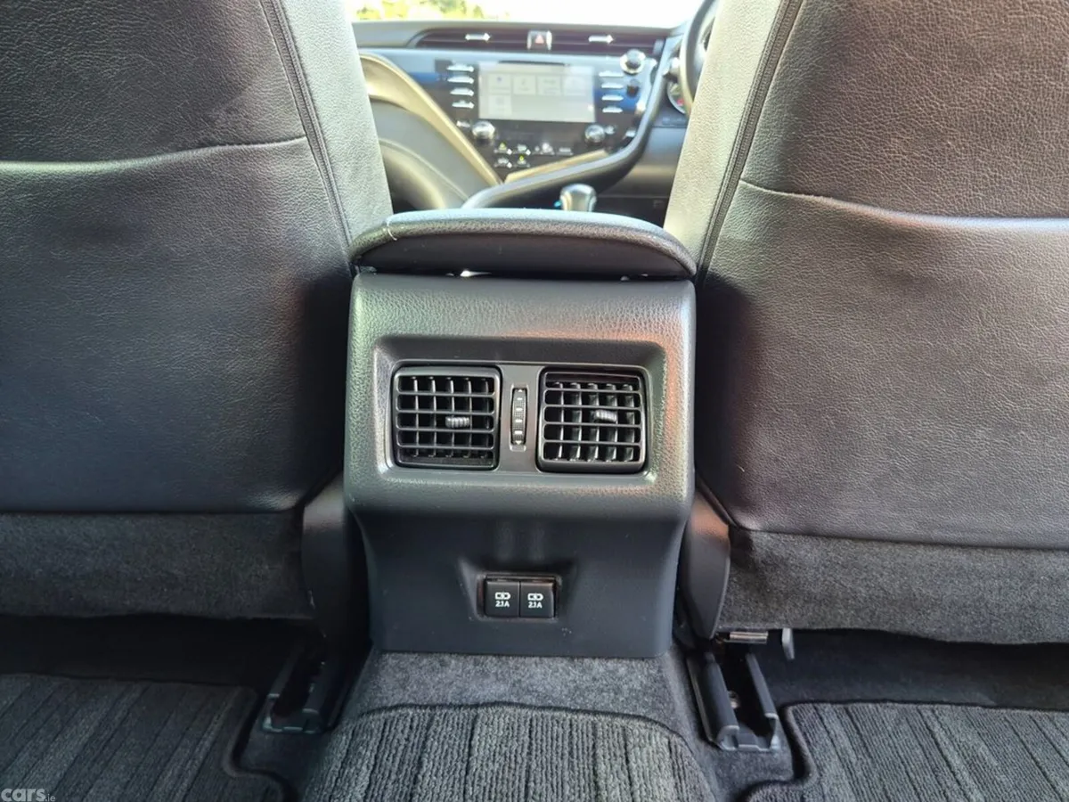 Toyota Camry Saloon, Petrol Hybrid, 2020, Black