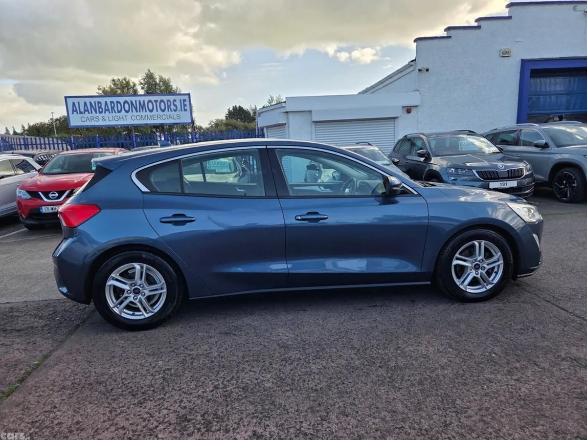 Ford Focus Hatchback, Diesel, 2019, Blue