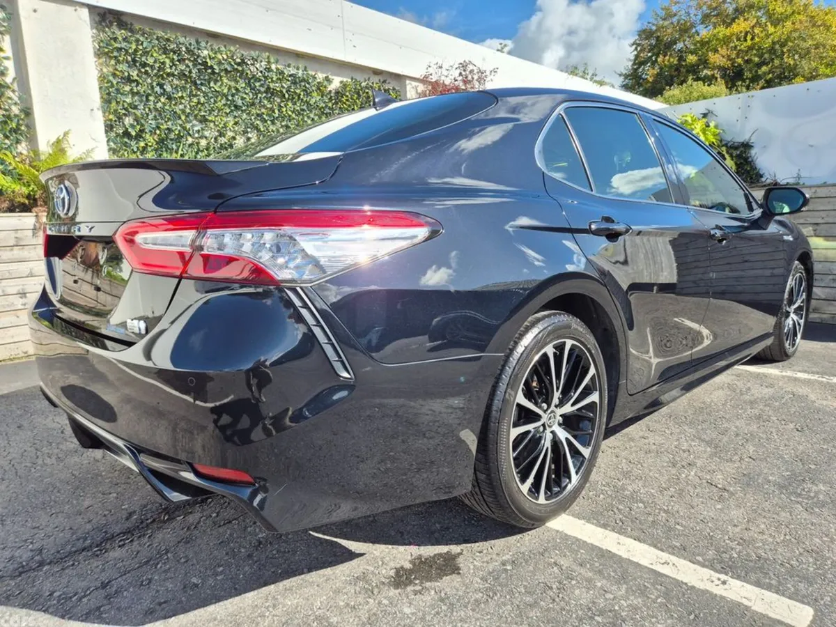 Toyota Camry Saloon, Petrol Hybrid, 2020, Black