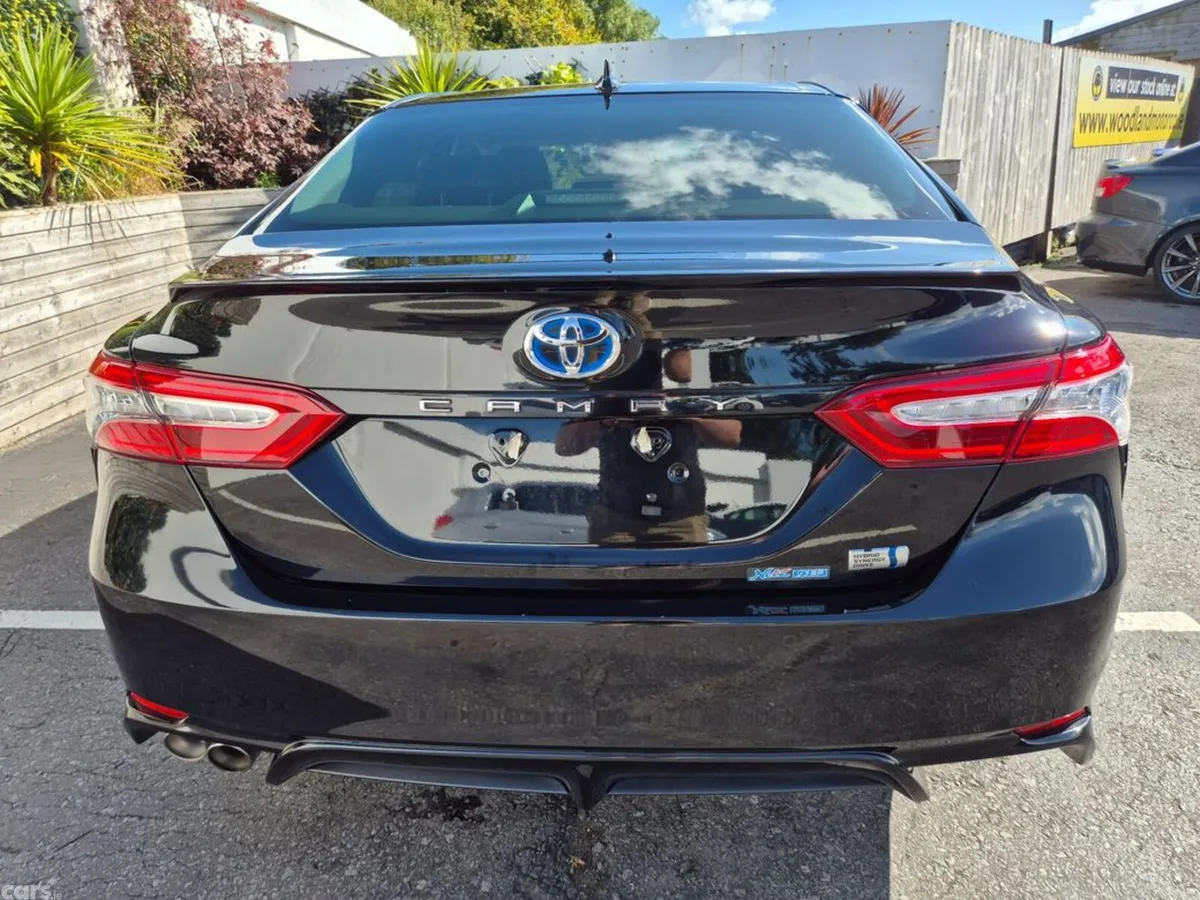 Toyota Camry Saloon, Petrol Hybrid, 2020, Black