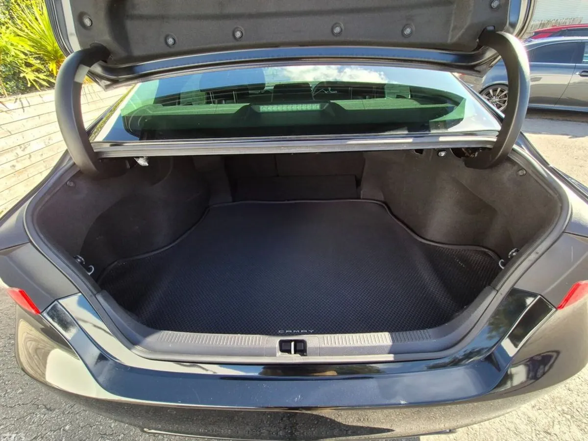 Toyota Camry Saloon, Petrol Hybrid, 2020, Black