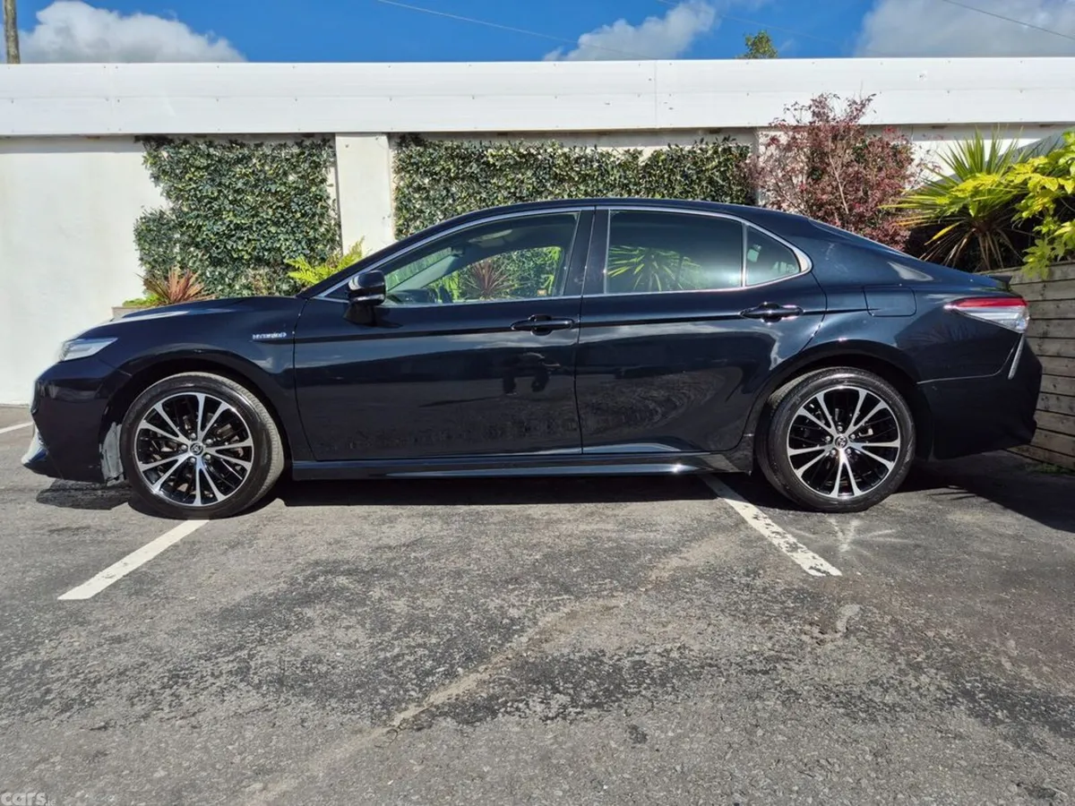 Toyota Camry Saloon, Petrol Hybrid, 2020, Black