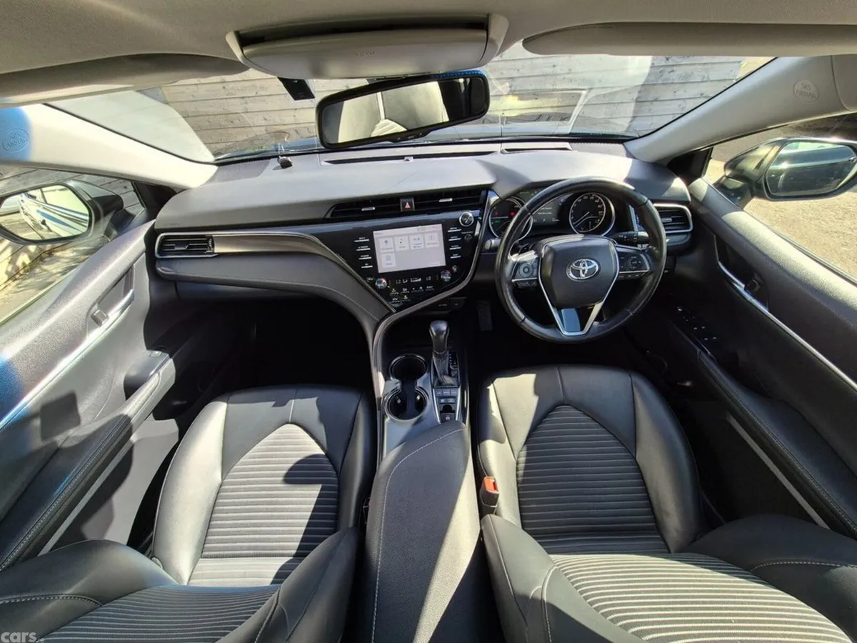 Toyota Camry Saloon, Petrol Hybrid, 2020, Black