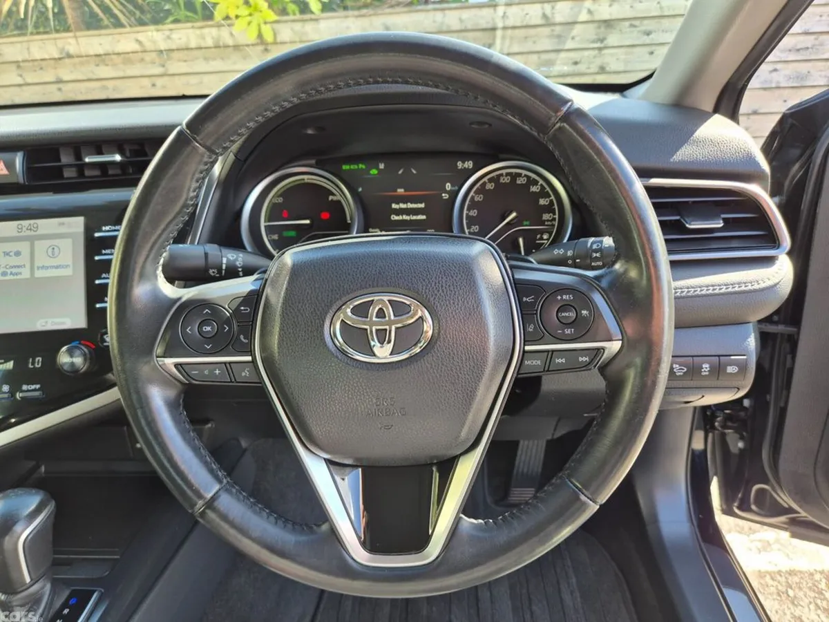 Toyota Camry Saloon, Petrol Hybrid, 2020, Black