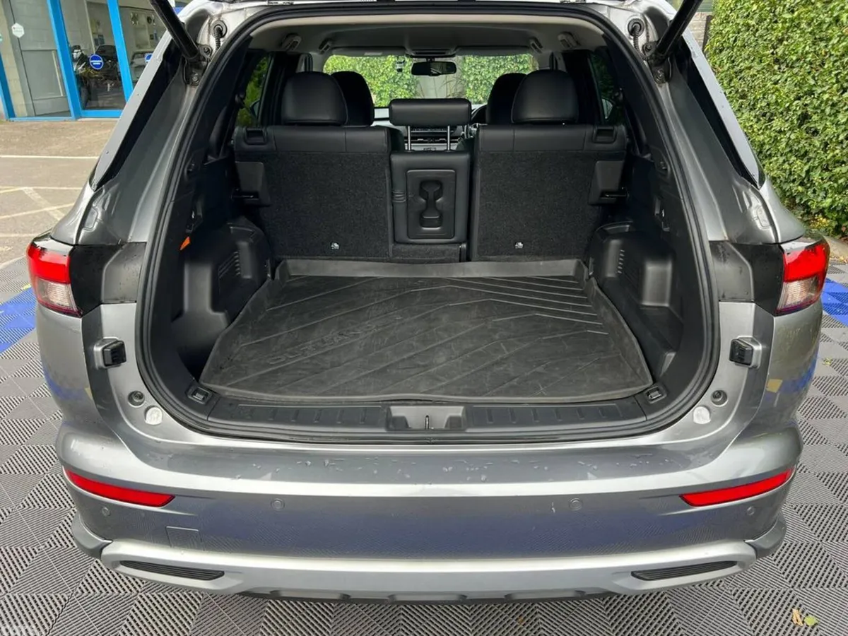 Mitsubishi Outlander SUV, Petrol Hybrid, 2022, Grey