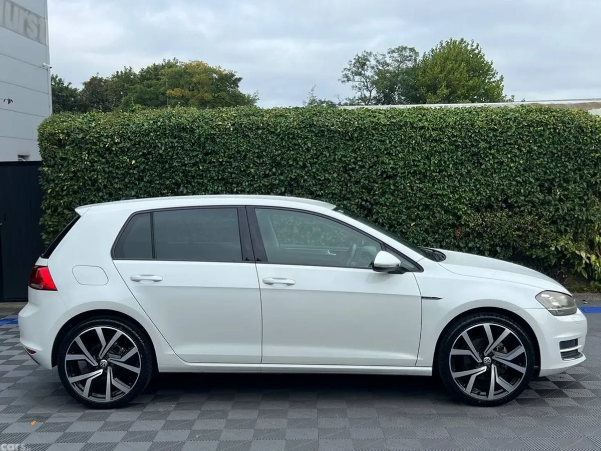Volkswagen Golf Hatchback, Petrol, 2015, White