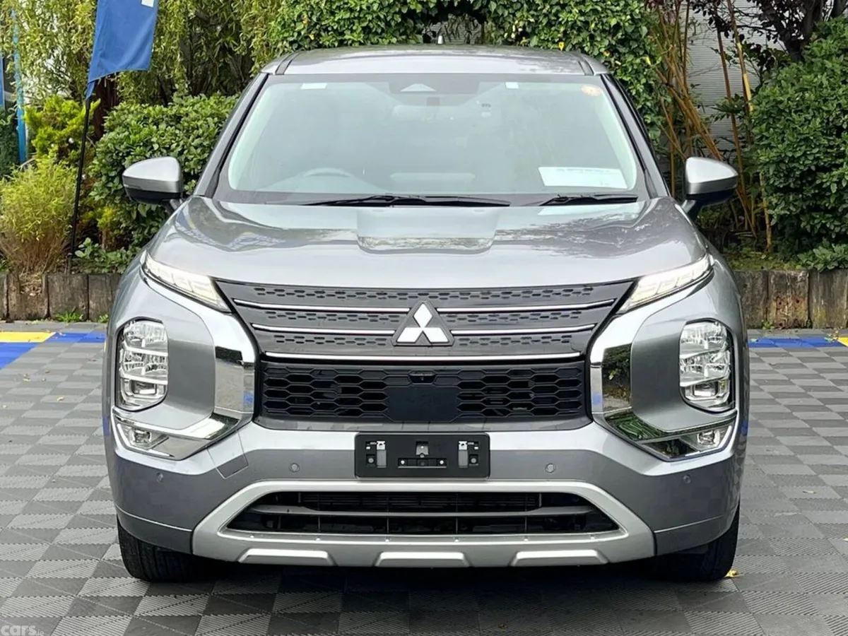 Mitsubishi Outlander SUV, Petrol Hybrid, 2022, Grey