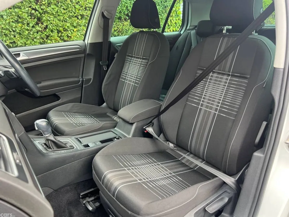Volkswagen Golf Hatchback, Petrol, 2015, White