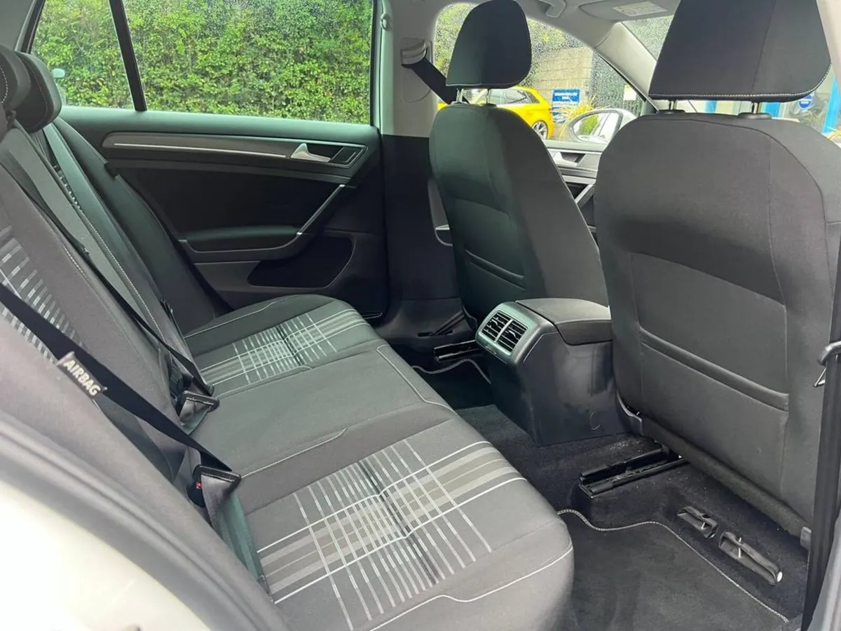 Volkswagen Golf Hatchback, Petrol, 2015, White