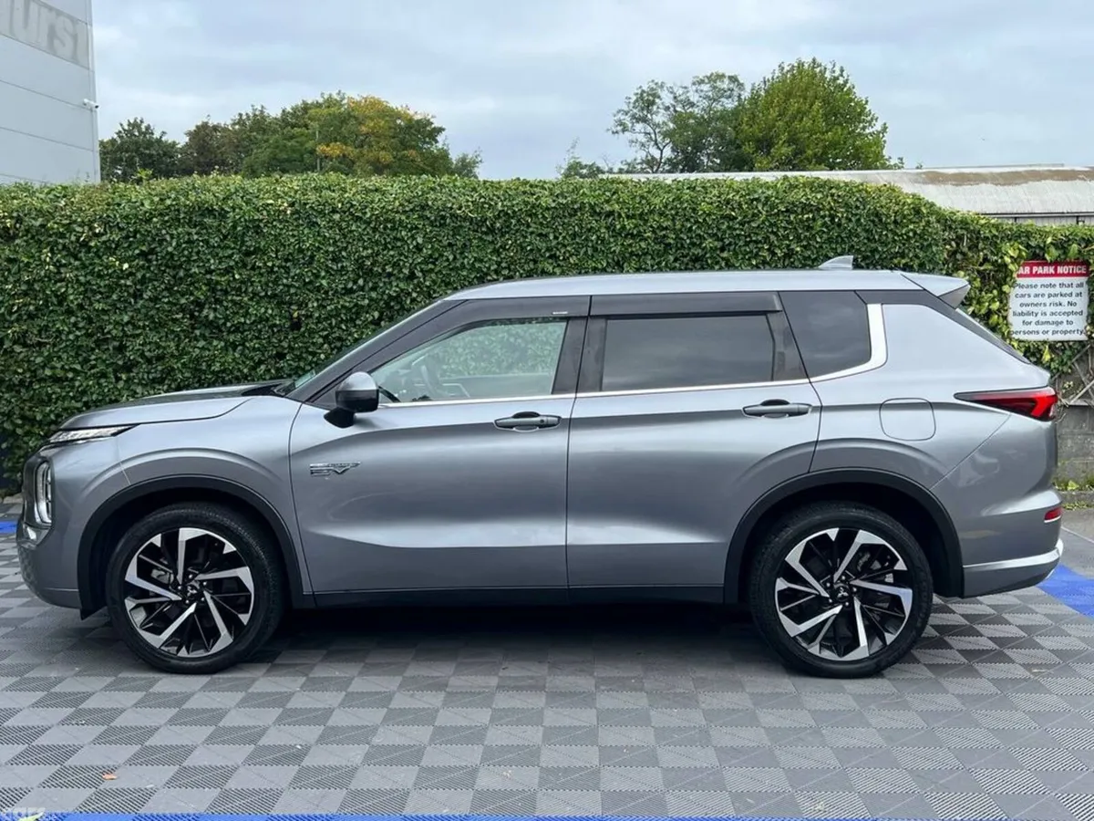 Mitsubishi Outlander SUV, Petrol Hybrid, 2022, Grey