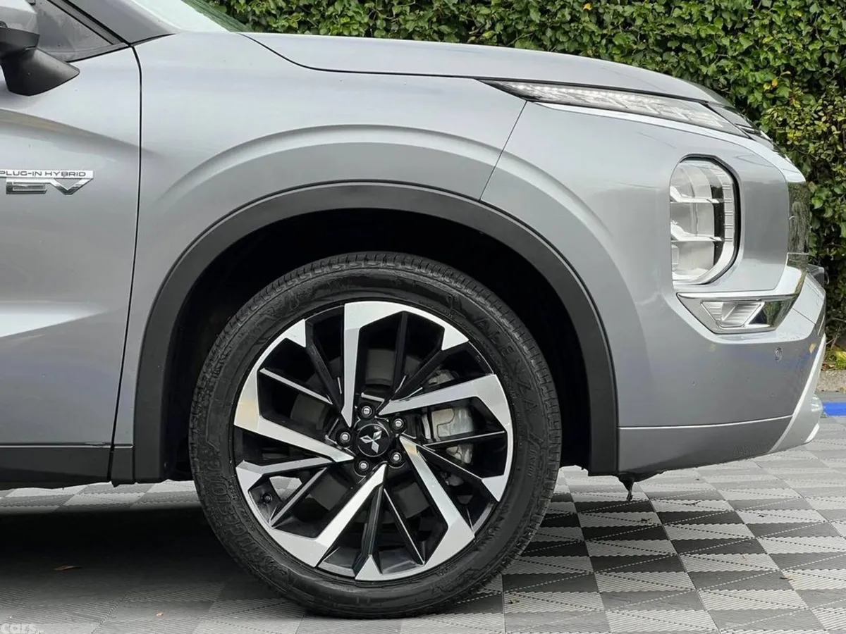 Mitsubishi Outlander SUV, Petrol Hybrid, 2022, Grey