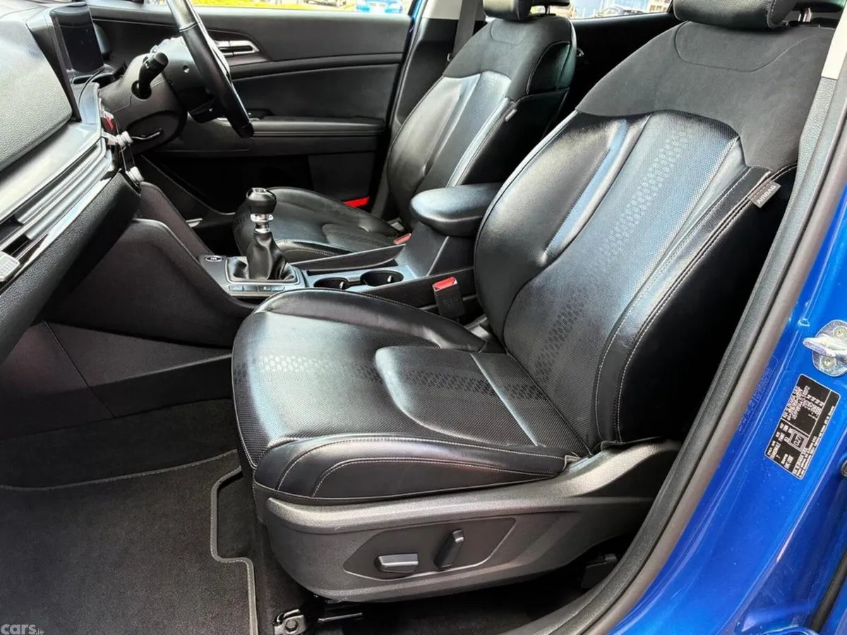 Kia Sportage SUV, Diesel Hybrid, 2026, Blue
