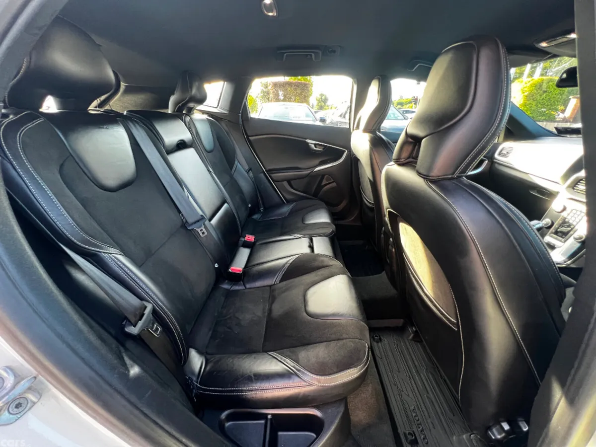 Volvo V40 Hatchback, Diesel, 2016, White